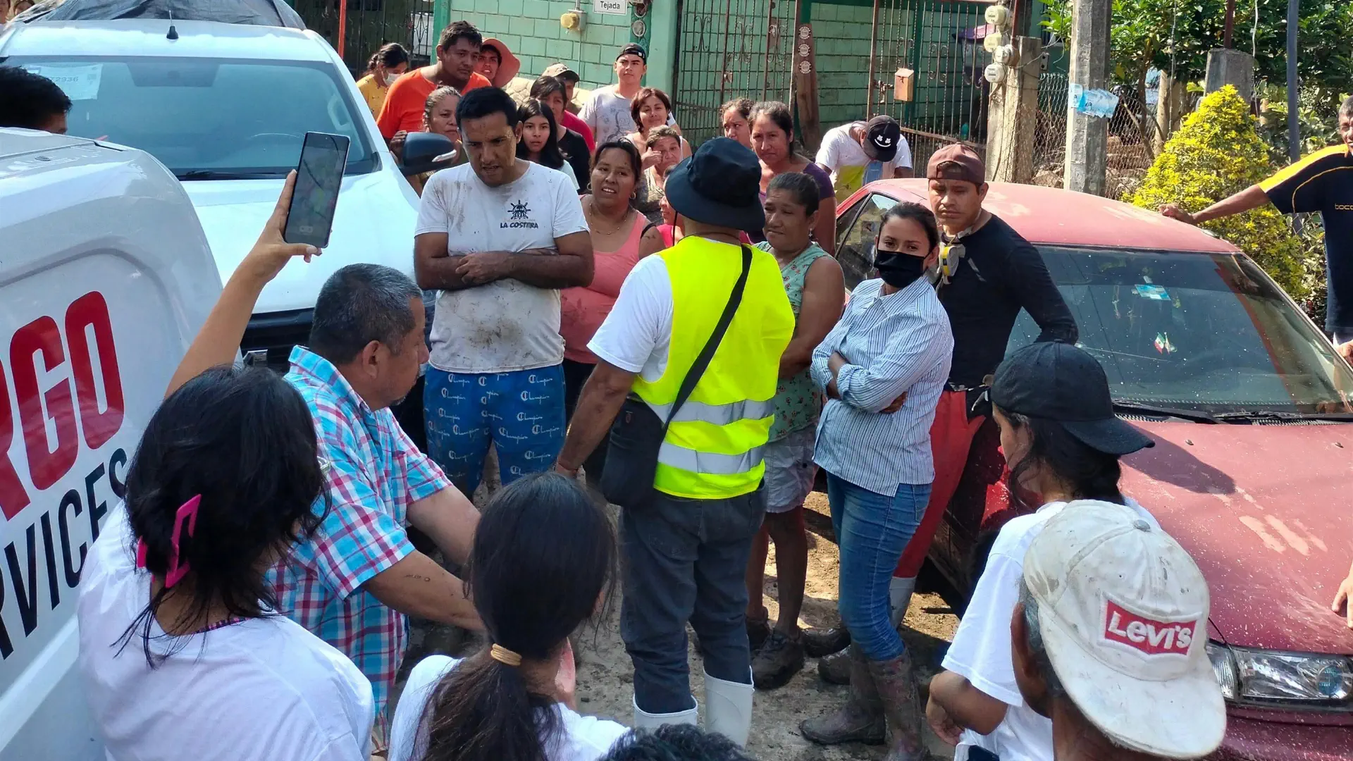 Esstratec participa en labores de apoyo comunitario en Álamo, Veracruz
